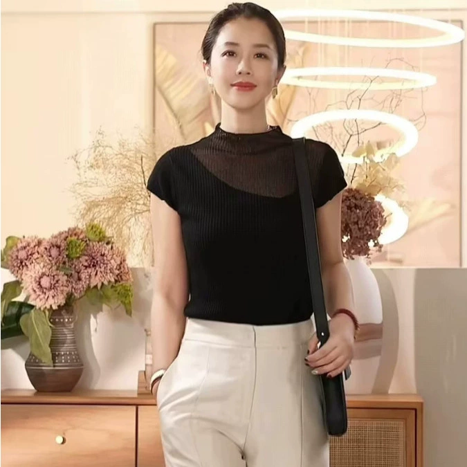 Woolen knitted thin sweater for leisure sleevless, loose fit, material