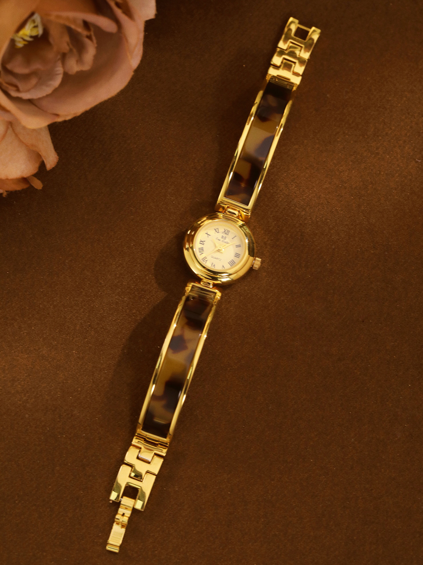 Simple Style Classic Style Solid Color Jewelry Buckle Quartz Watch Women's Watches display picture 22