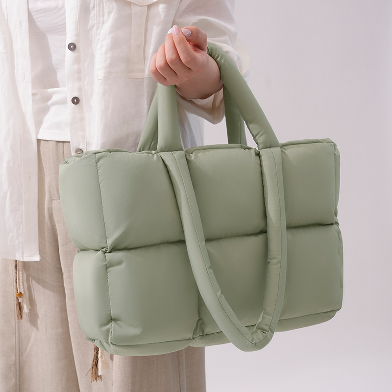 New Nylon Tote Bag for Women, Large Capacity Commuter Bag, Versatile, Lightweight, Outdoor Shopping Shoulder Handbag Wholesale New Nylon Tote Bag for Women, Large Capacity Commuter Bag, Versatile, Lightweight, Outdoor Shopping Shoulder Handbag Wholesale