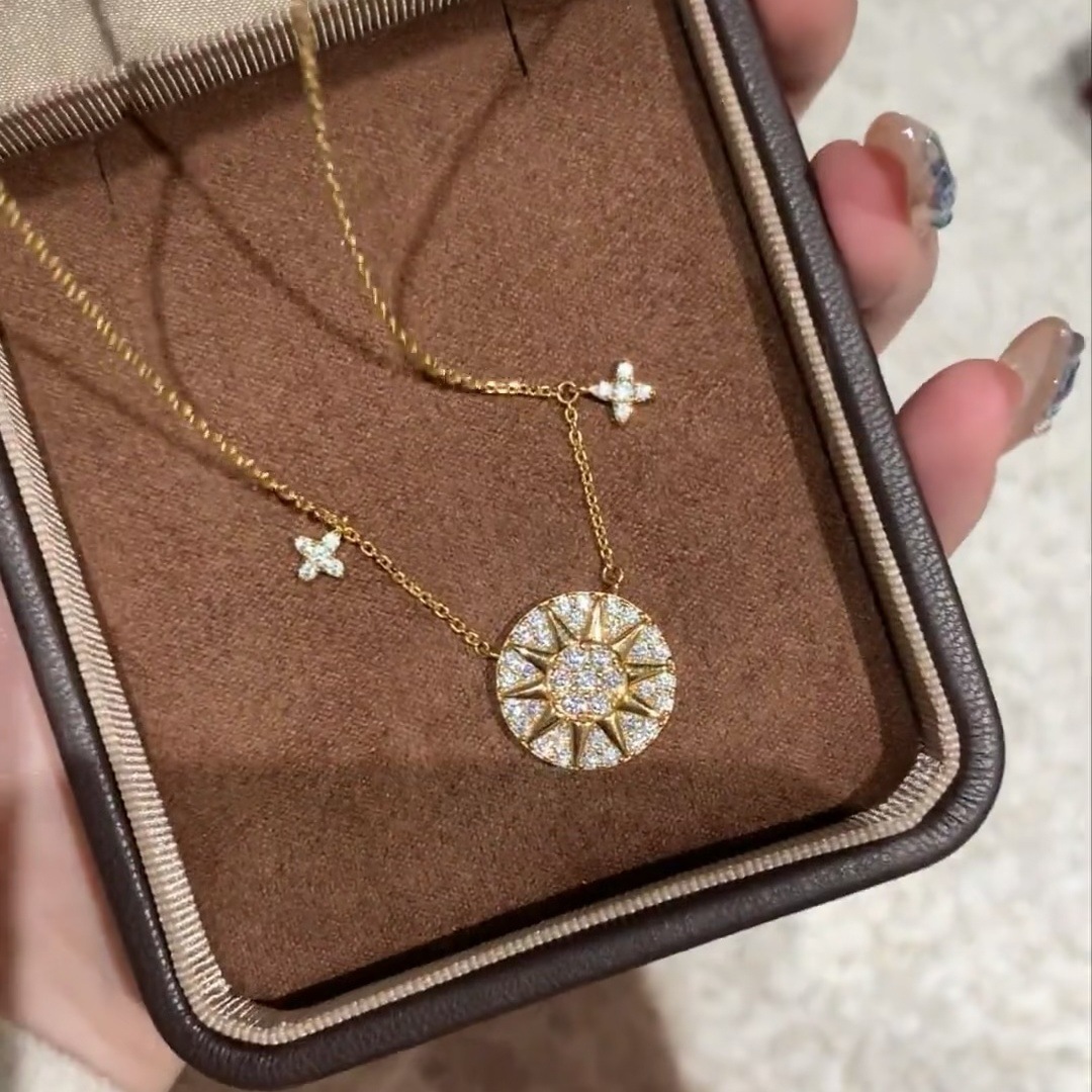 Minimalist Layered Necklace For Women With Delicate Chains_voghion.com