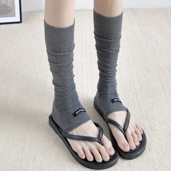 Thin Women's Sock Covers with Fabric Tags, Miu Style Mid-Calf Summer Socks, Non-Slip for Pairing with Flip-Flops Thin Women's Sock Covers with Fabric Tags, Miu Style Mid-Calf Summer Socks, Non-Slip for Pairing with Flip-Flops