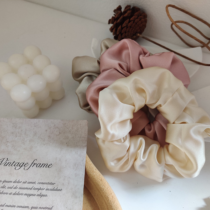 Scrunchie in seta di gelso accessorio per capelli lusso fatto a mano_voghion.com