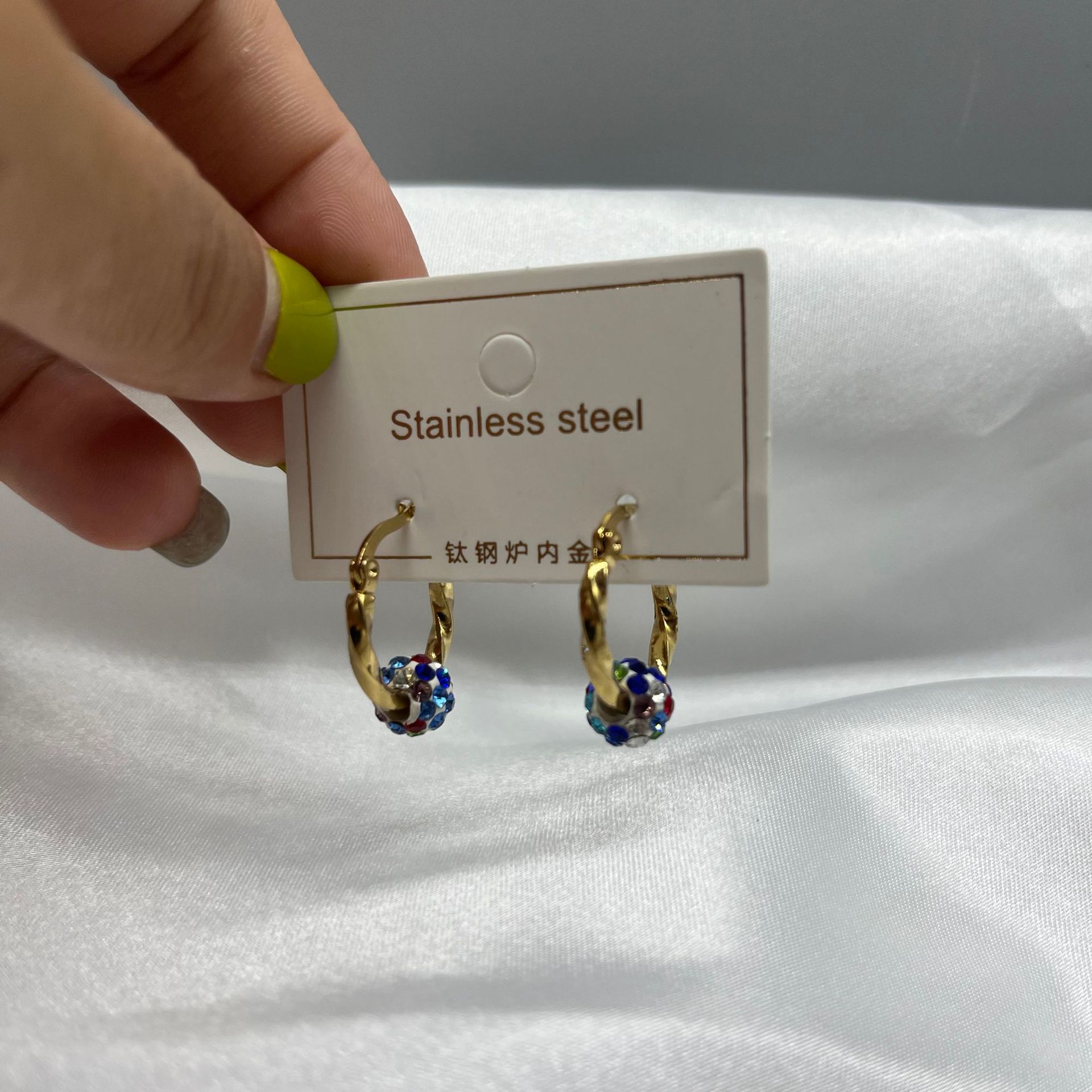10g Weight Crystal Inlay Material Ear Studs Classification 1 Pair Quantity 1 Pair Ethnic Style Simple Style Round Twist Plating Inlay Titanium Steel Crystal Ear Studs