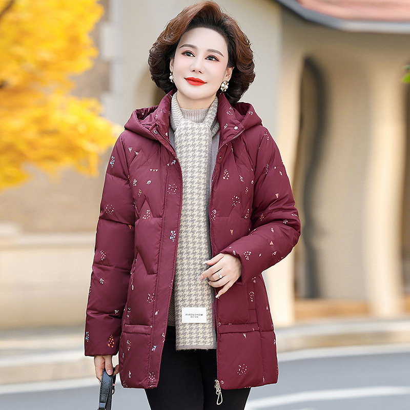 专柜品牌冬季女士白鸭绒外套中老年保暖厚款短款连帽印花女羽绒服