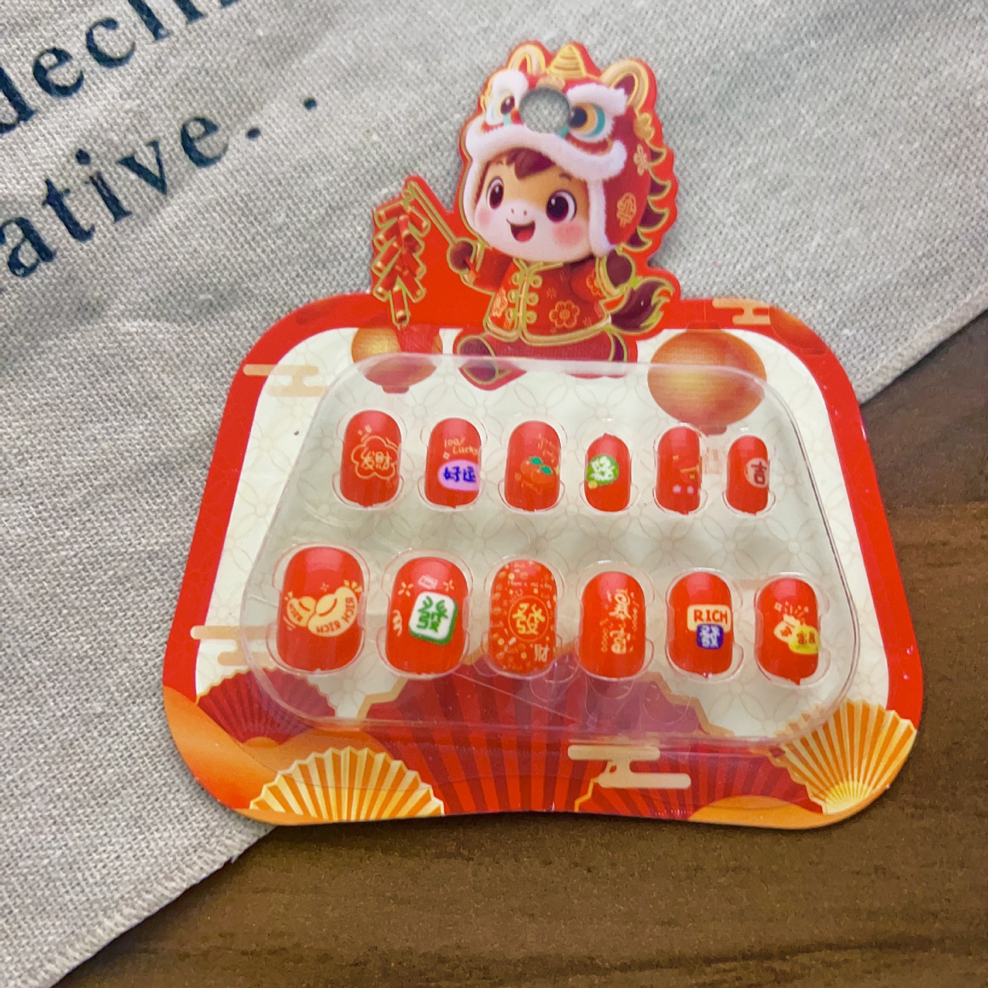 Uñas postizas removibles para niñas, en caja, con diseños de dibujos animados, pegatinas de uñas exquisitas, piezas de uñas.