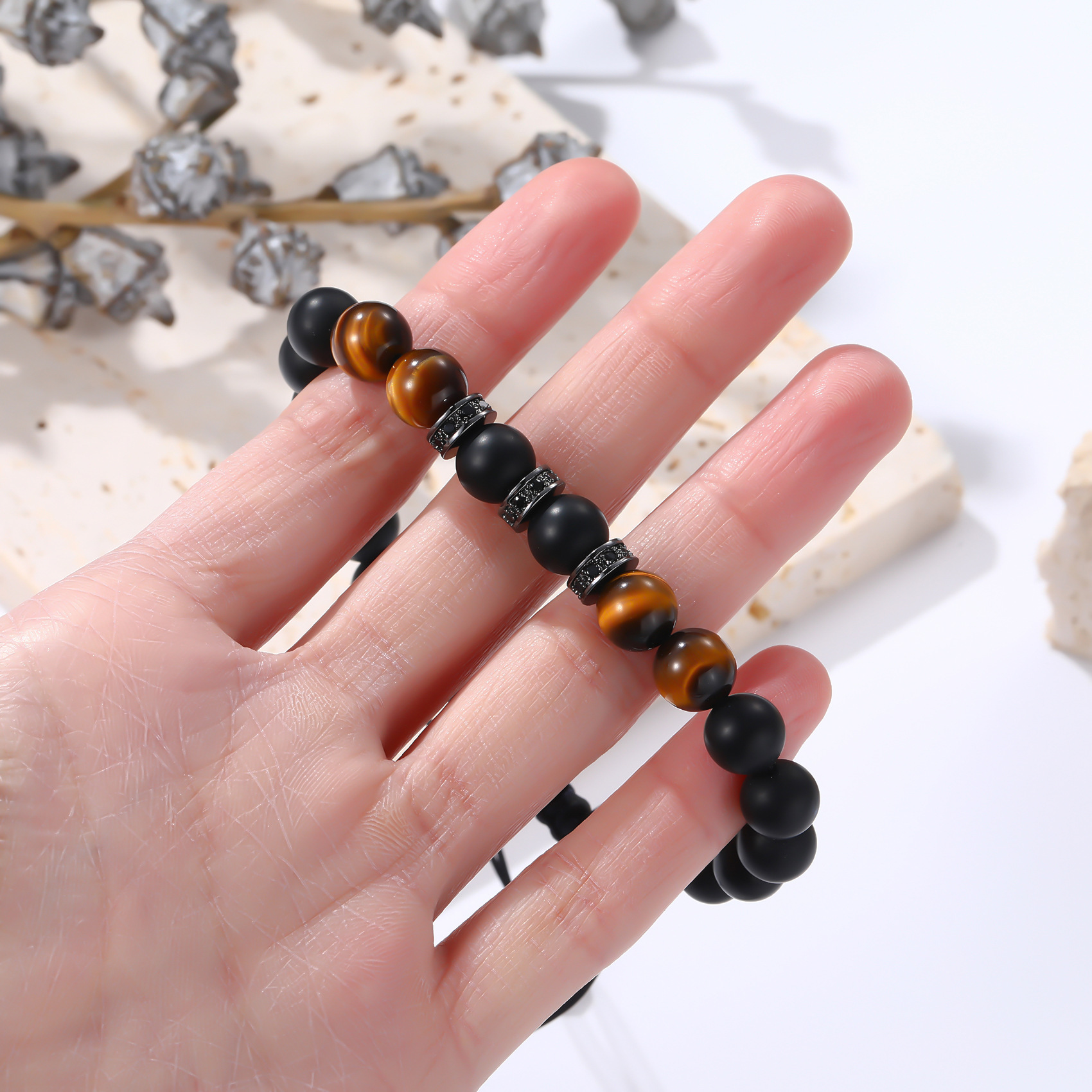 Commute Round Tiger Eye Beaded Men's Bracelets display picture 1