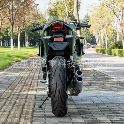 Twin-Cylinder Water-Cooled Sword Shadow Fire – Motosikletlər