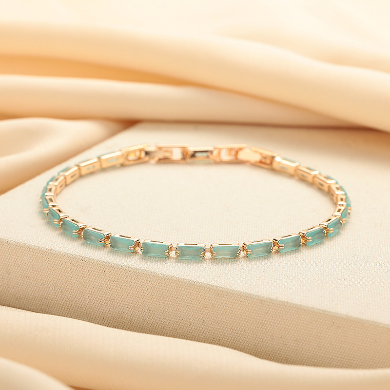 Xiaohongshu Colorful Light Luxury Blue Square Bracelet Finished Chain Handmade Jewelry Crystal Zircon Square Claw Chain Factory Wholesale