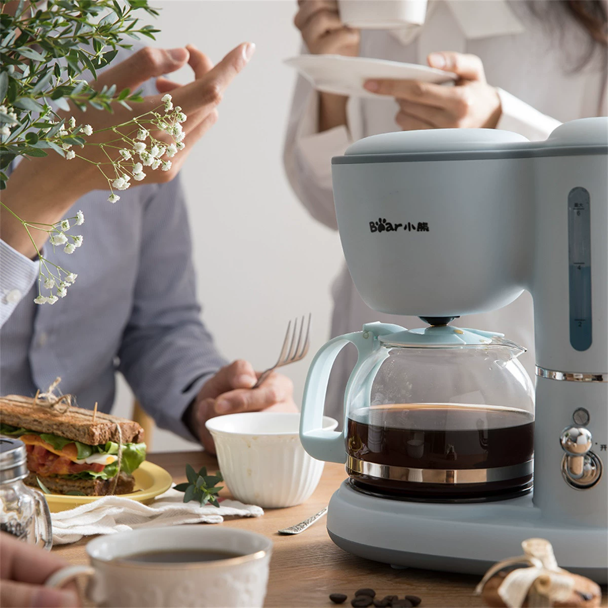 Drip coffee maker (Bear) KFJ‑A06 series, 600 ml glass carafe, keep‑warm function