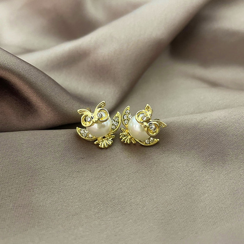 Factory direct sales new animal series fashionable versatile pony wings moon stars full diamond earrings stud earrings