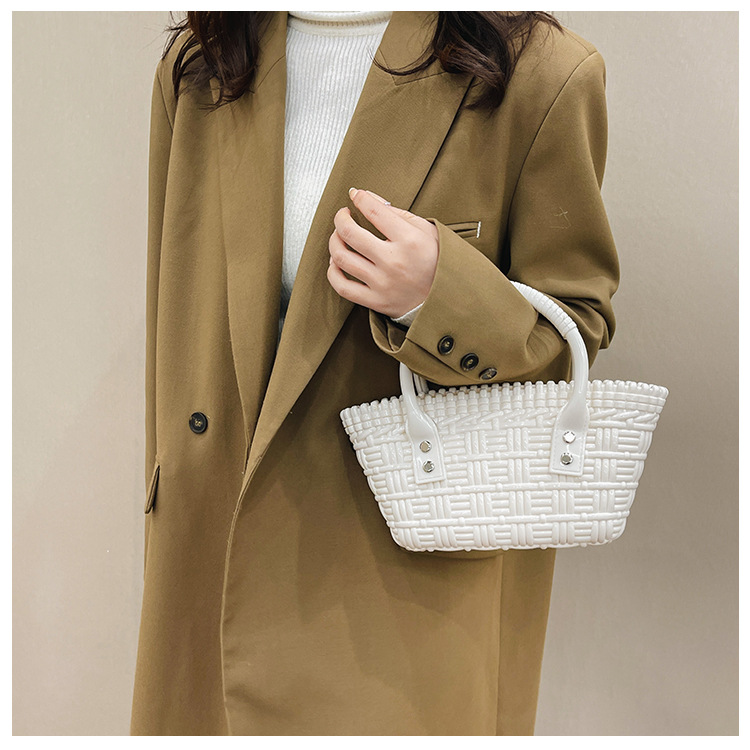2025 New trendy and versatile crossbody mini vegetable basket jelly bag, fashionable hand-held woven bag, mini tote women's bag undefined