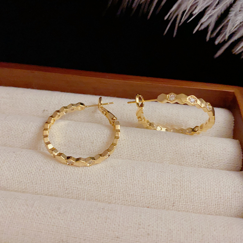 MAC057 Zircon Inlaid Elegant Vintage Style Hoop Earrings1
