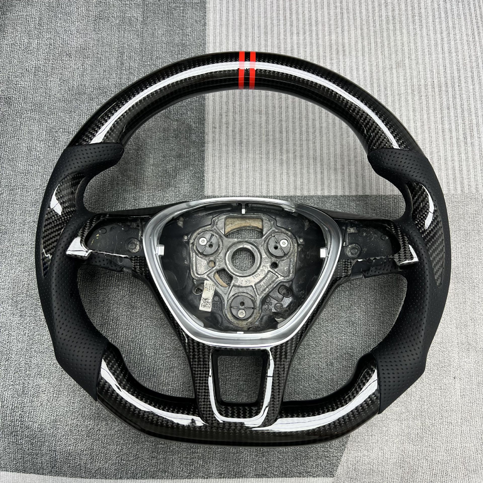 Factory customized carbon fiber steering wheel processing is suitable for Volkswagen Magotan/Sapat/Tuyue/Weilan/Polo