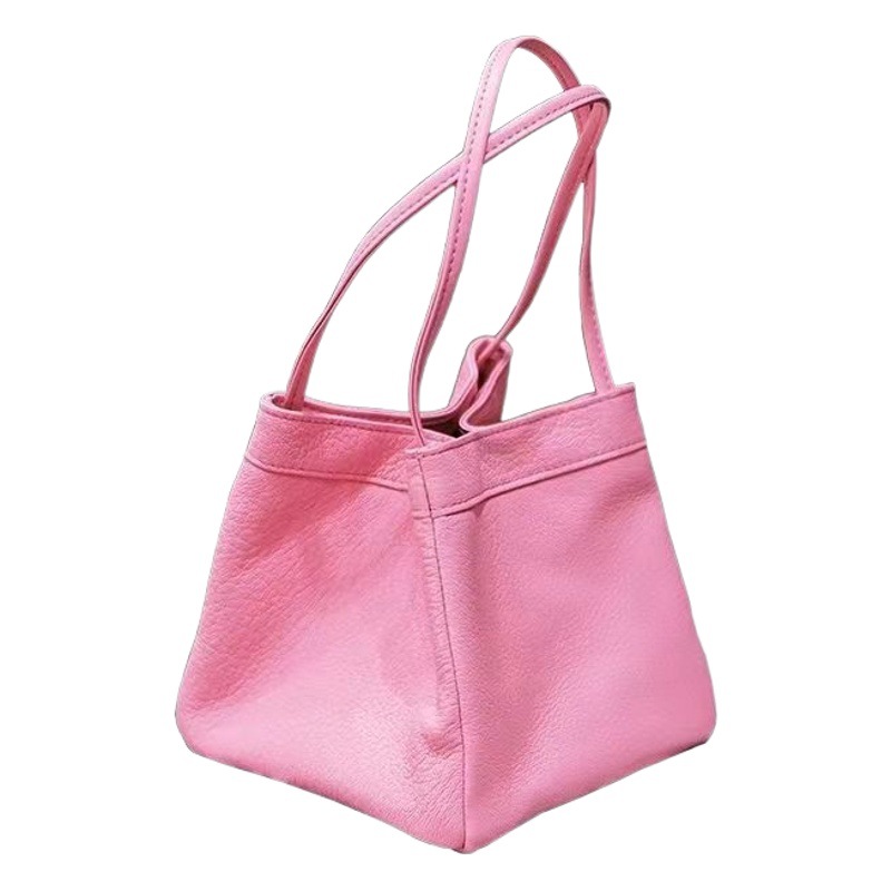 Fábrica al por mayor nuevo estilo coreano de la capa superior de la PU de cuero de mano que lleva pequeña bolsa cuadrada todo-fósforo cubo bolsa de nicho de moda portátil bolso de las mujeres