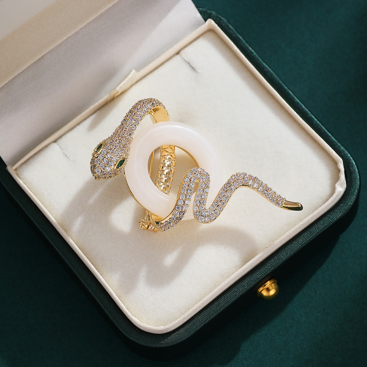 2025 nuevo broche de serpiente de viento de China, flor de pecho de alta calidad, diamante completo imitación de jadea, accesorios de broche de traje image 5