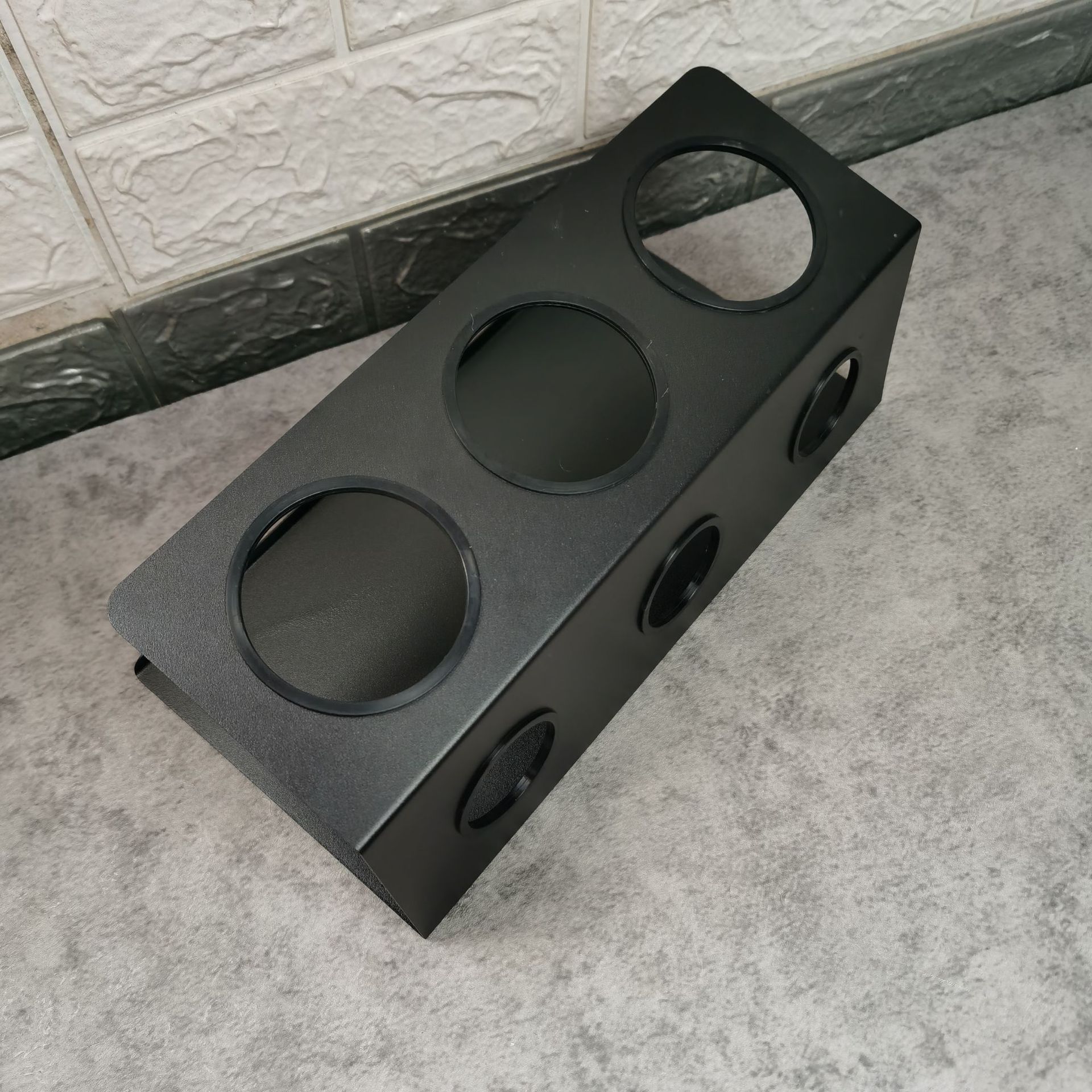 Estante de drenaje de botella de soda de acero inoxidable transfronterizo 2 agujeros 3 agujeros botella de agua de secado portavasos con almohadilla de silicona estante de drenaje