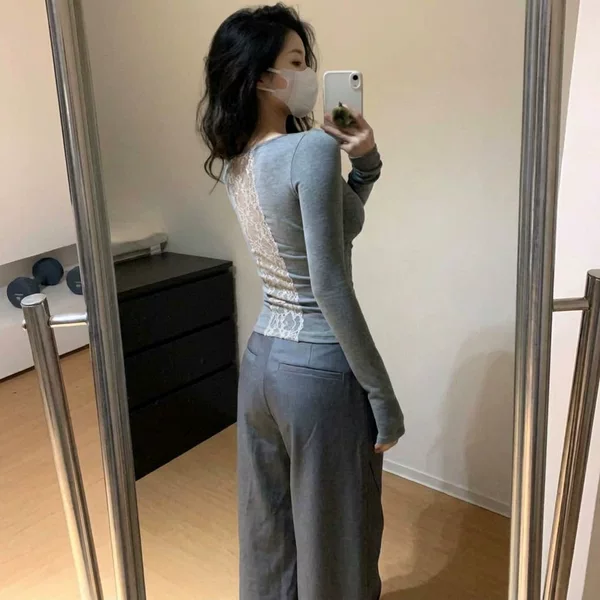 【270克羊绒】半高领蕾丝长袖T恤,适合女性在秋冬穿着,具有温柔气质,可作为内搭或打底上衣。