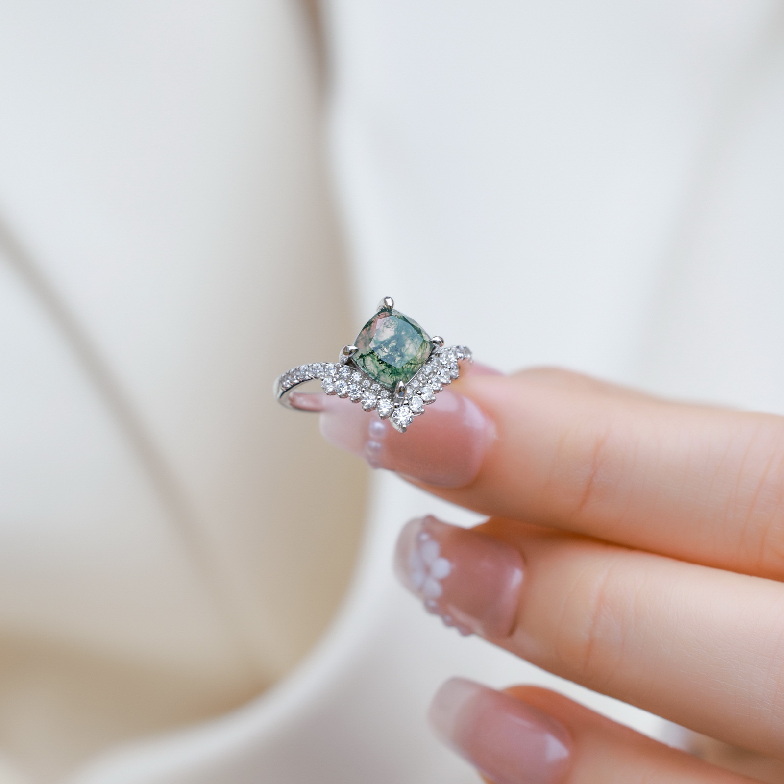 Comercio exterior transfronterizo nueva corona verde natural musgo piedra anillo S925 plata con incrustaciones de agua hierba anillo de ágata personalizado al por mayor