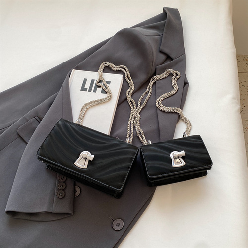 Niche design chain small square bag women's bag  new texture shoulder bag fashionable turn lock crossbody bag