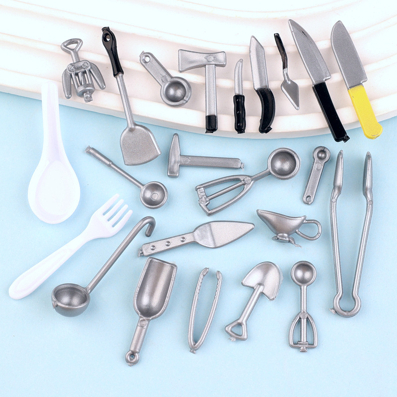 스페이드 주방 용품 조경 칼, 포크, 식기 및 스푼 시뮬레이션 미니 수지 액세서리 DIY 소형 인형 집 장식