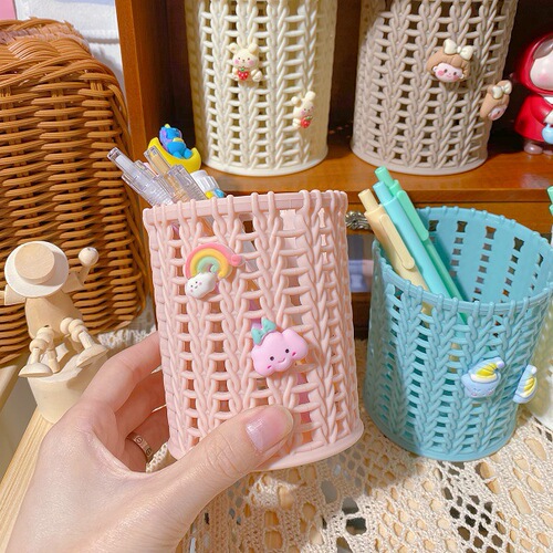 Mild ins cartoon imitation rattan plastic pen holder simple hollow student desktop storage box office stationery pen barrel