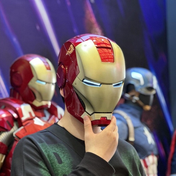 Disney Steel Mk7 Helmet Jarvis Killerbody Genuine Authorized with Bluetooth Speaker Base Jarvis Disney Steel Mk7 Helmet Jarvis Killerbody Genuine Authorized with Bluetooth Speaker Base Jarvis