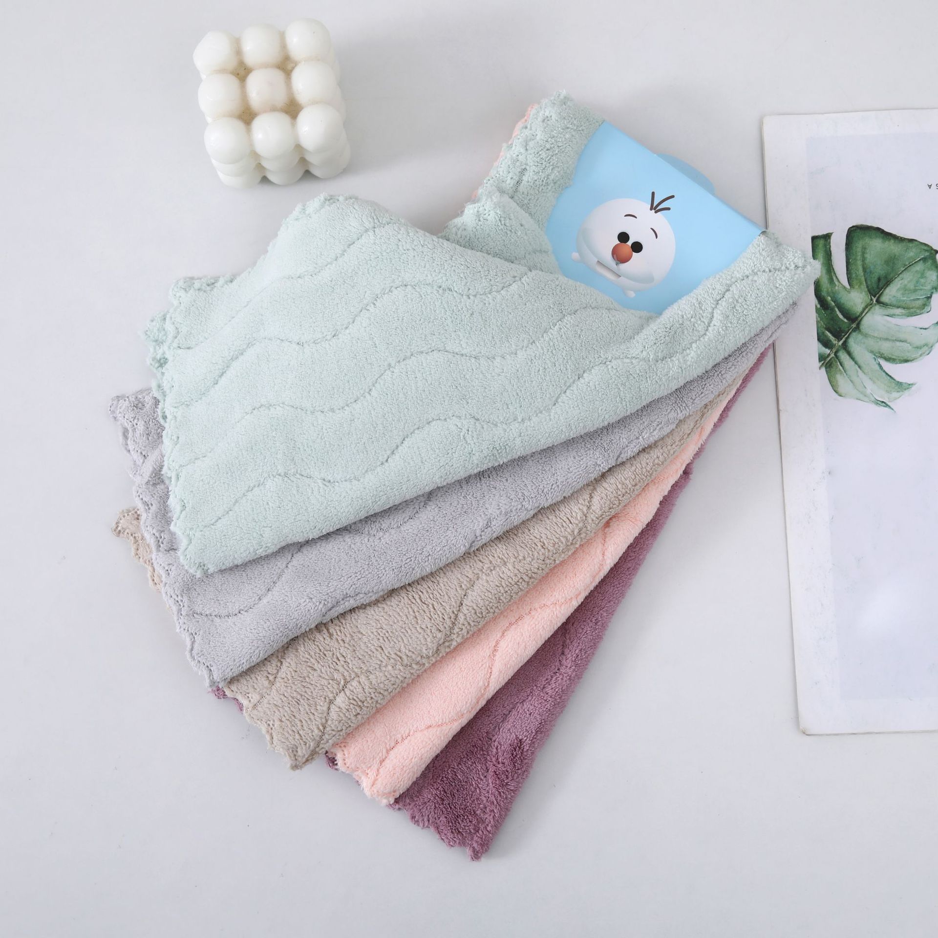 5 Pack 30*30 urdimbre de alta densidad de punto de lana de coral toalla cuadrada Punch-In trapo Toalla de plato niños adultos toalla de mano al por mayor