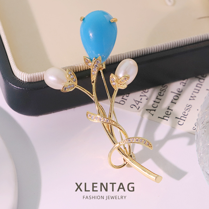 Perlas naturales originales tulipas zircon pin pines de pino retro de alto nivel flor de pecho diseñado a mano