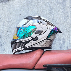 Orzオートバイのヘルメットのマスクとヘルメットのダブルレンズの大きい尾翼の機関車のレースのヘルメットは男女の冬の保温を走ります。