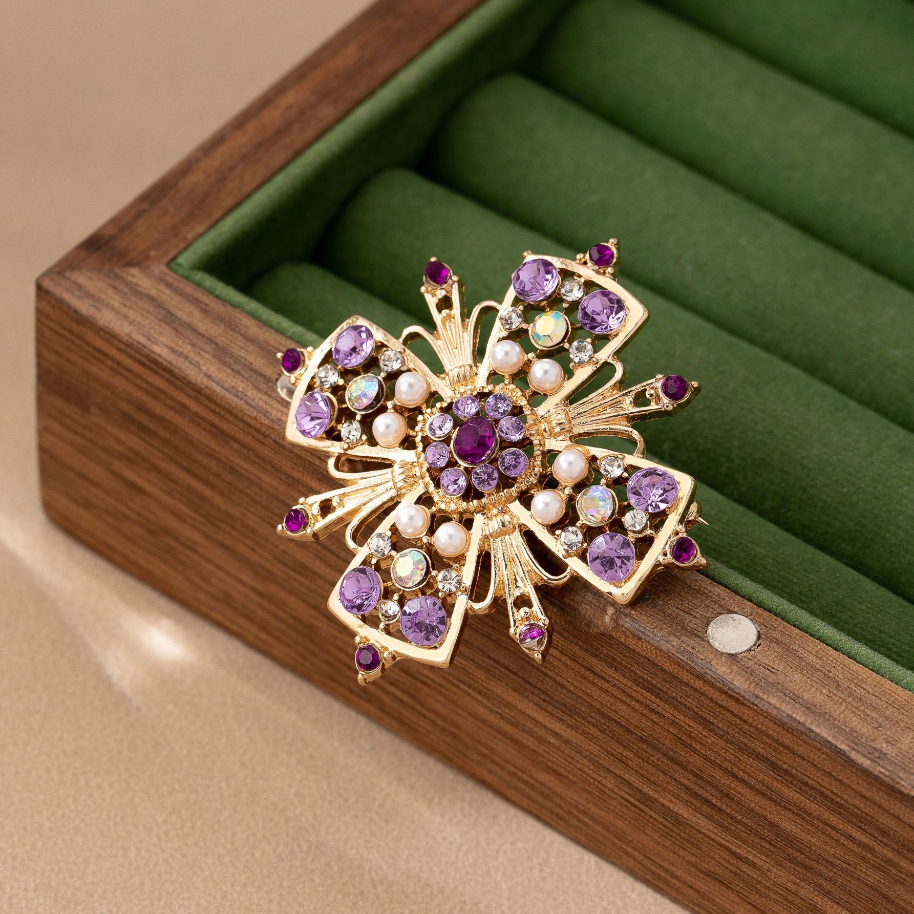 Spilla a fiore stile retro con strass per donna elegante_voghion.com