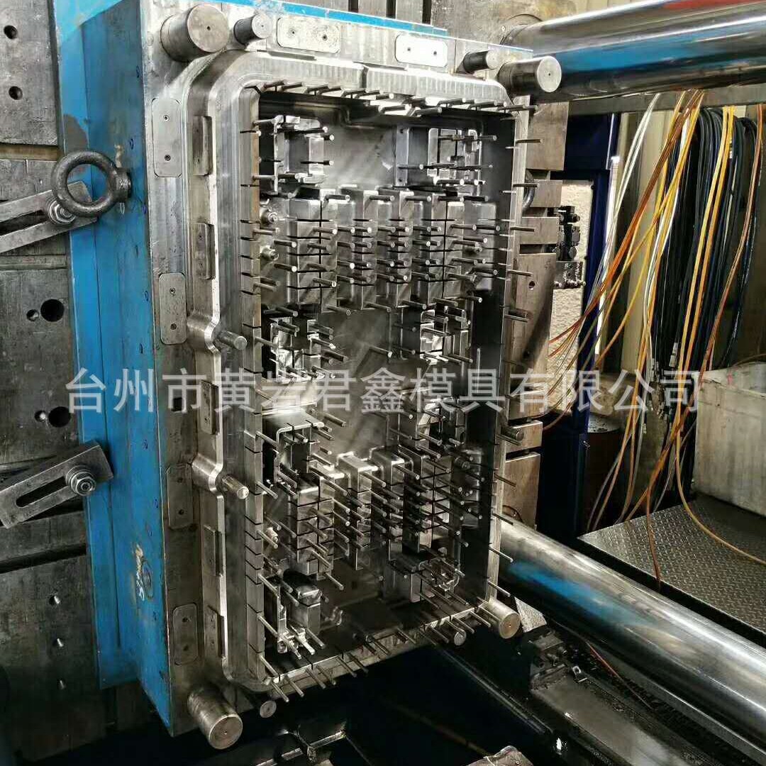 专业生产注塑塑料托盘模具 双层网格塑料托盘模具