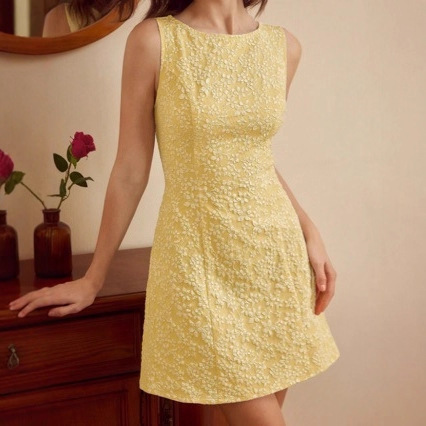 Elegant women's mini dress, tight-fitting jacquard sleeveless