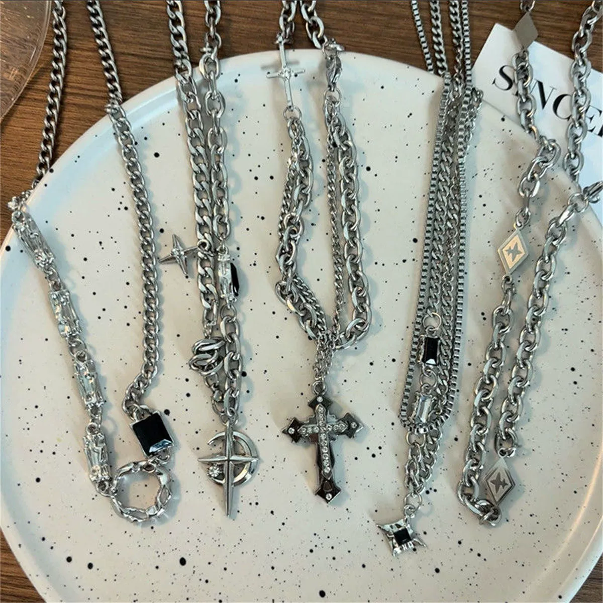 Корейская версия Rain Cool Black Masec Love Net Red Ожерелье Коллекция нишевых дизайнов