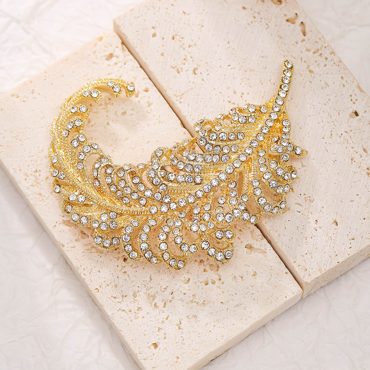Spilla vintage a forma di piuma con strass per donna_voghion.com