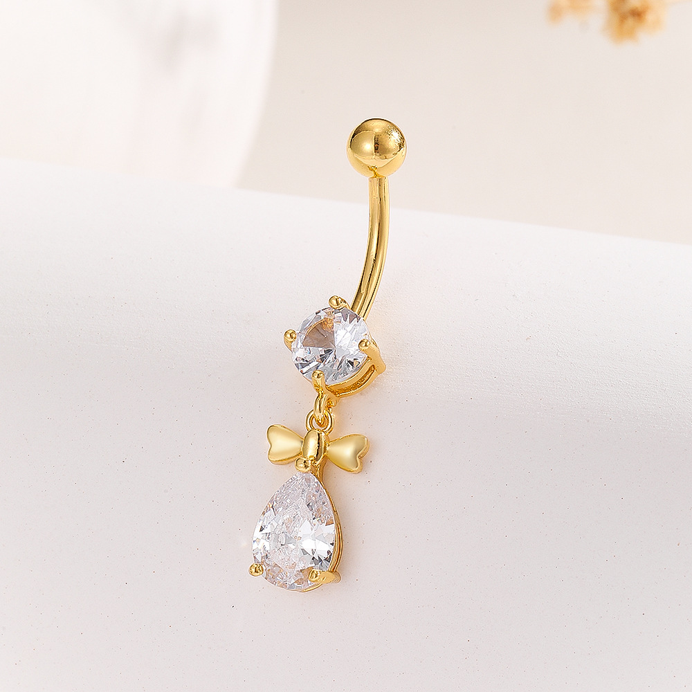 Silver pointed spike labret stud material detail
