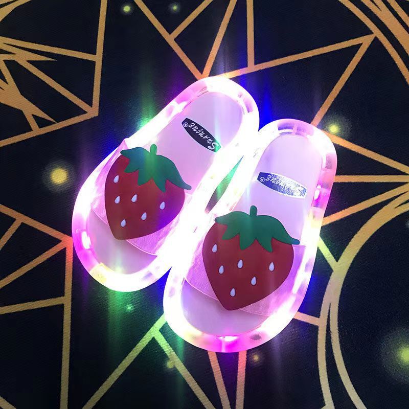 Net Red Crystal luminous slippers girls children flash sandals summer luminous Strawberry Girl sandals outdoor wear creative cute Net Red Crystal luminous slippers girls children flash sandals summer luminous Strawberry Girl sandals outdoor wear creative cute