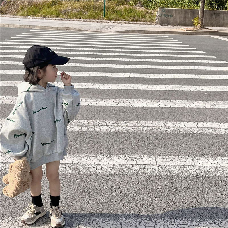 Spring 2024 New Korean Style Children's Clothing, Girls' Fashion Hooded Sweatshirt with Letters, Children's Hong Kong Style Top