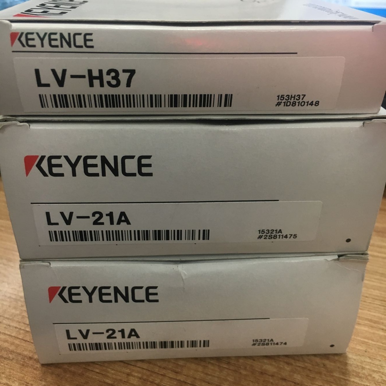 日本基恩士LV-21A LV-22A  LV-H37 新品质保一年LV-H32议价