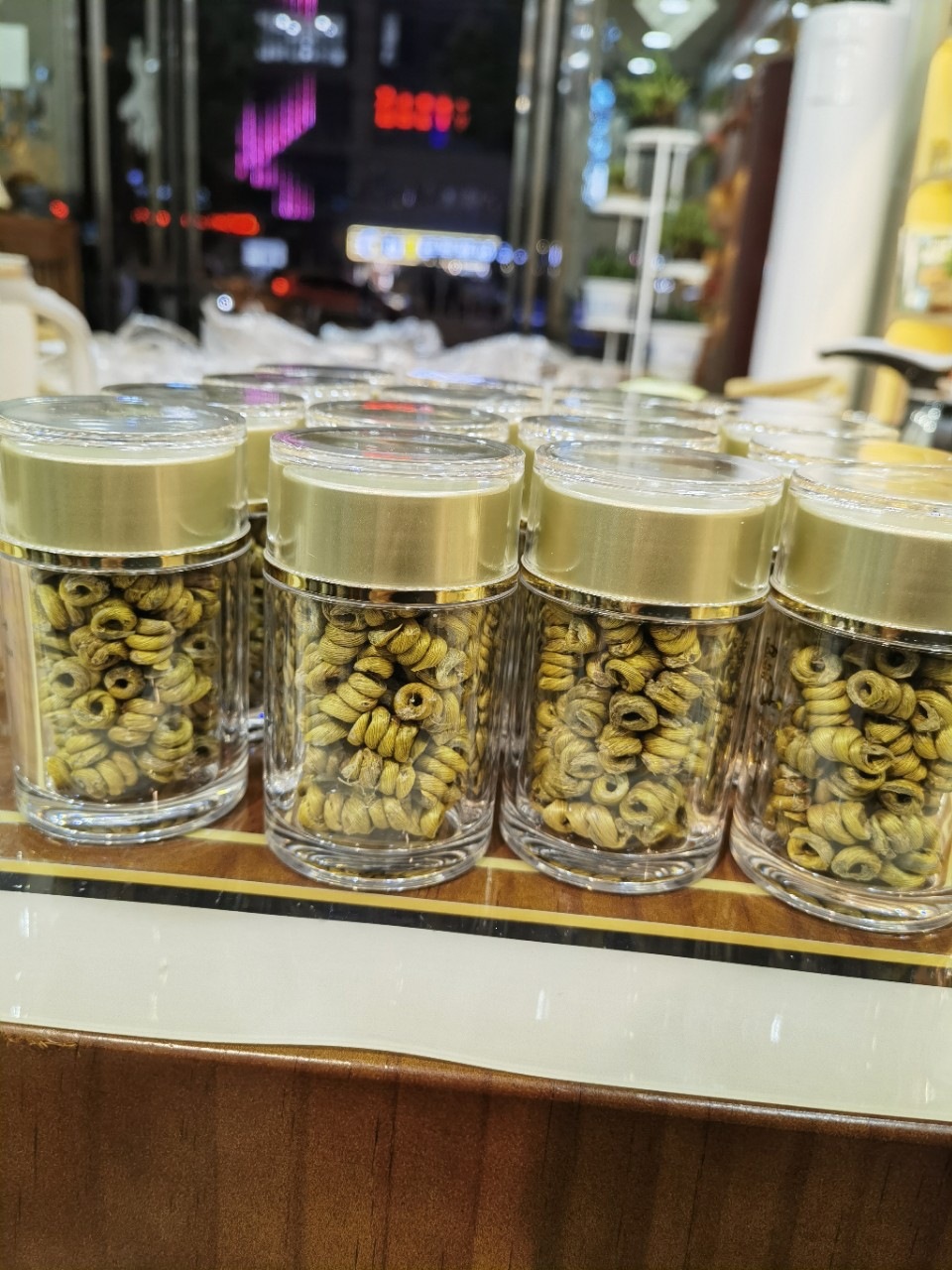Tie Pi Shi Hu Dendrobium Feng Dou Tea Herb 200g Huoshan Origin Handmade for Tea Soup and Wine in use