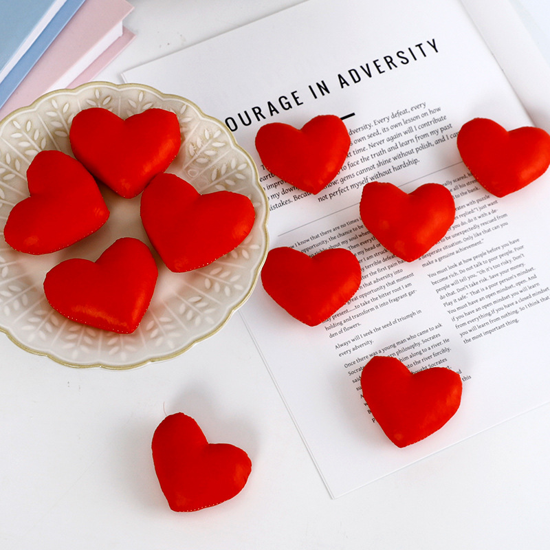 En línea romántico amor amor florista atmósfera ramo de flores hecha a mano DIY en forma de corazón con materiales de embalaje al por mayor