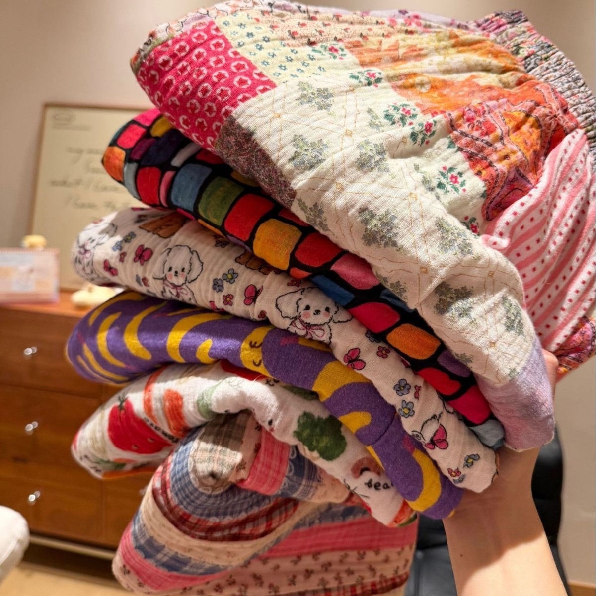 Cartoon print double-layer crinkled fabric wave pants, multi-color elastic waist women's home pants for outdoor wear