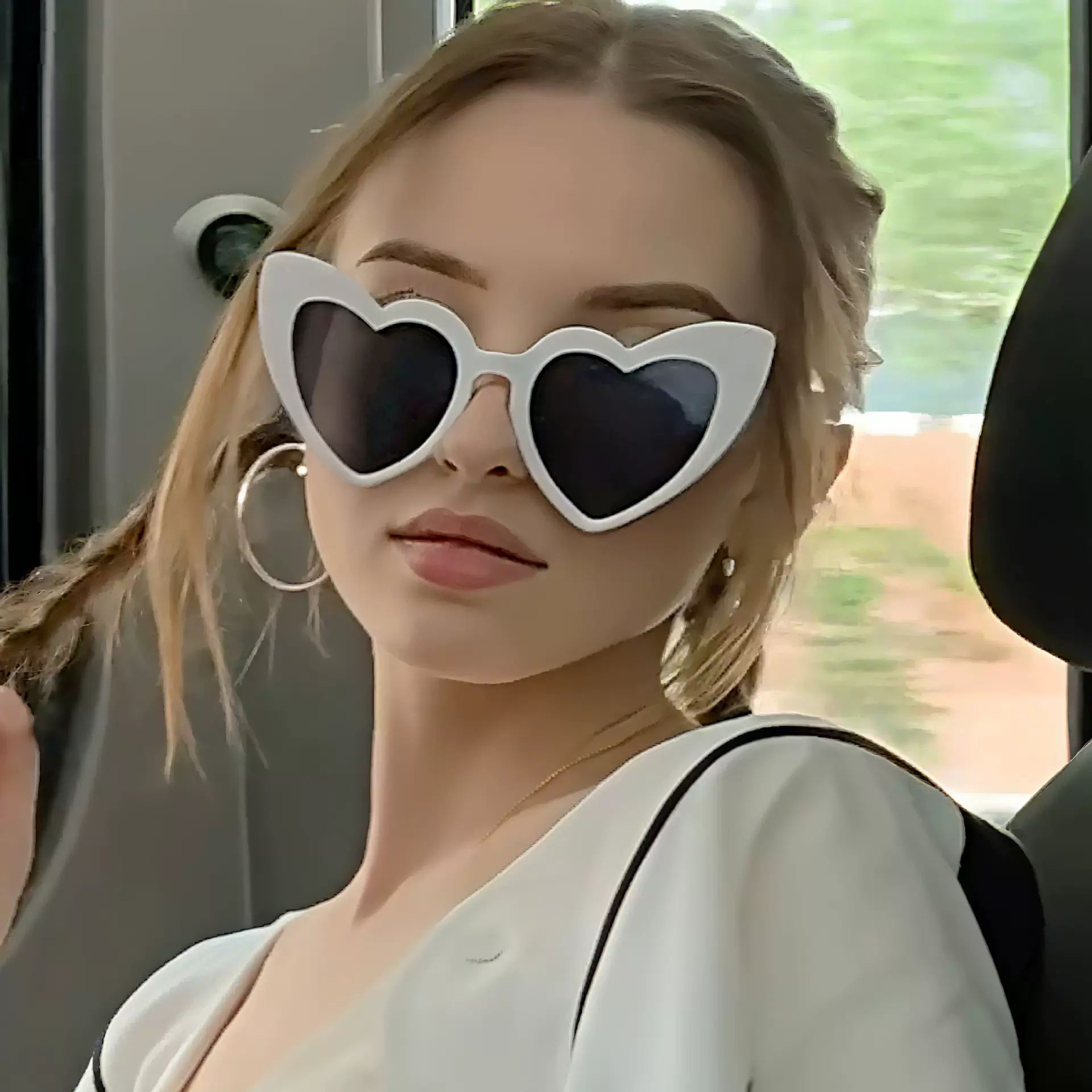 跨境复古爱心墨镜女ins街拍欧美原宿白色框桃心素颜网红太阳眼镜