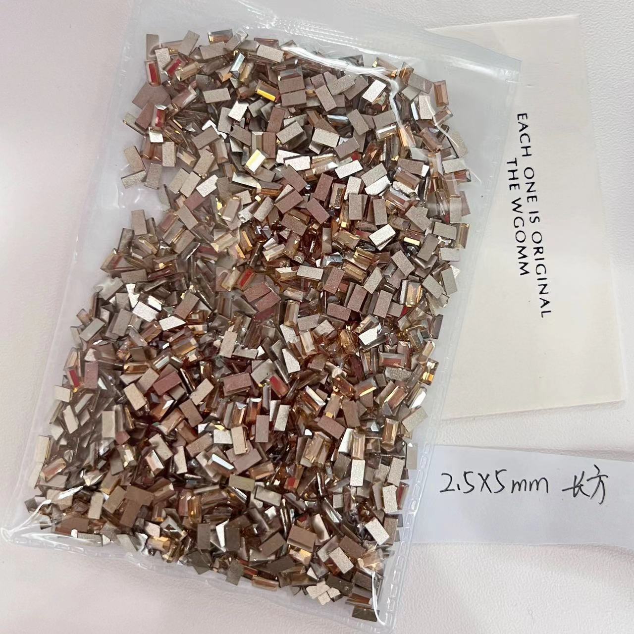 샴페인 플랫 바텀 모양의 다이아몬드-직사각형