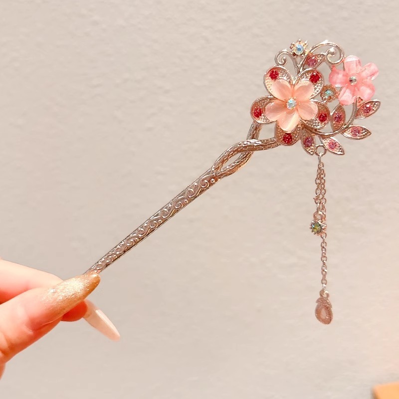 新しい中国風の合金の花のヘアピン、古代スタイルのヘアピン、ハイエンドの軽い高級タッセルヘアピン、ヘアアクセサリー卸売|undefined