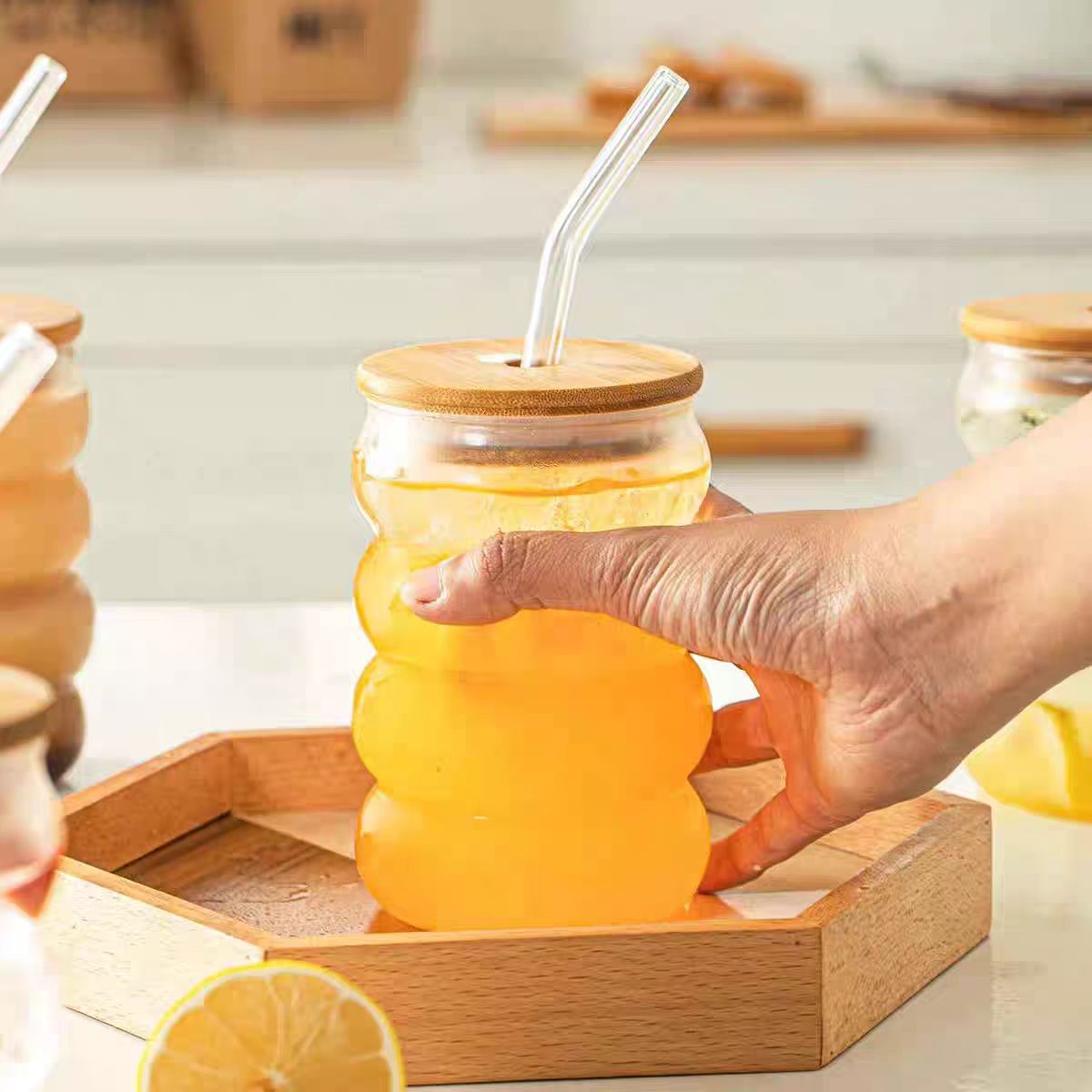 Cute oruga alta borosilicona taza de vidrio transparente resistente a altas temperaturas cubierta de bambú paja taza de café taza de té de leche taza de vidrio taza de agua
