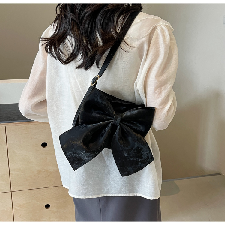 Women's Medium Pu Leather Bow Knot Elegant Square Zipper Crossbody Bag display picture 16