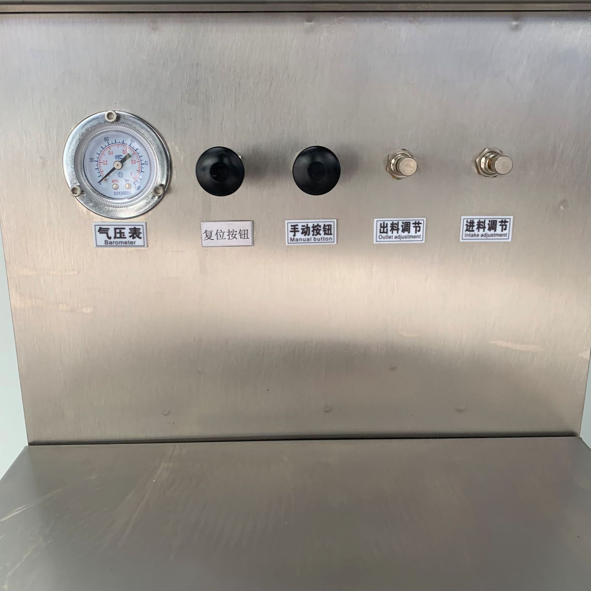 ���Զ���ʽ��Һ���װ�����������Զ���װ�����ϸ����װ��