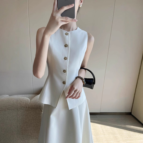 White Round Neck Sleeveless Vest Cardigan for Women - Summer 2025 Fashionable New Square Simple Slimming Stylish Top