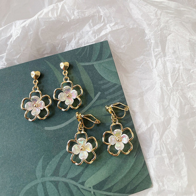 桢可奈女春日遊園會ins複古小清新少女可愛小巧立體白花耳環耳夾