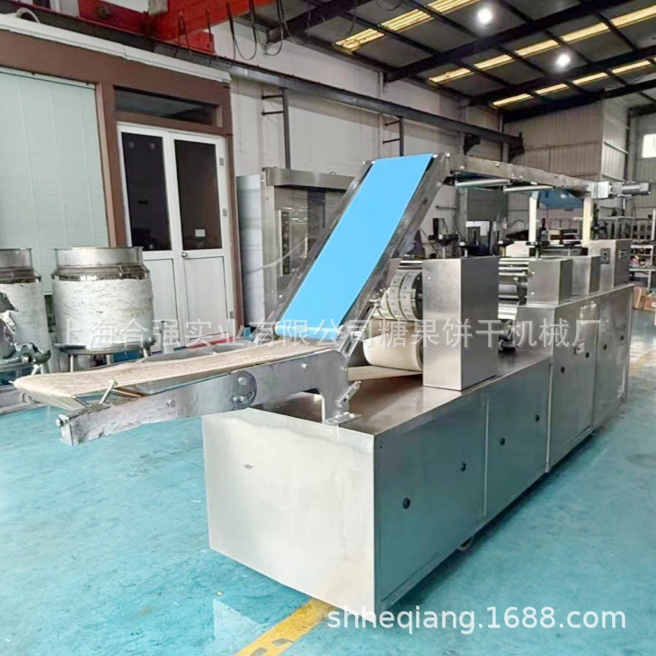 供应食品机械  韧性酥性饼干成套生产线  小型饼干线视频合强厂家